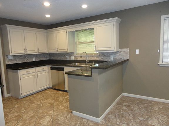 Kitchen eating area