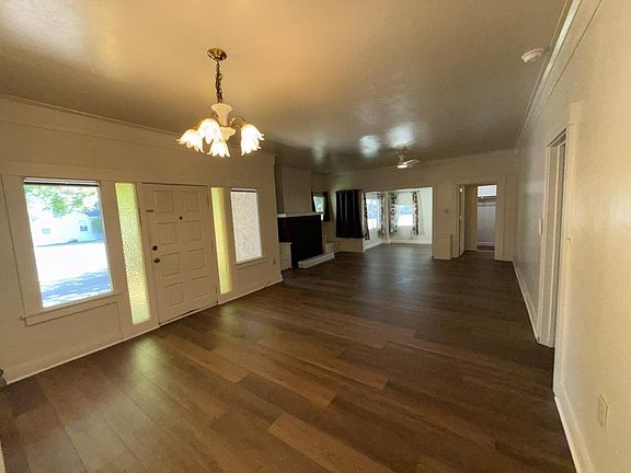 4th image of 405 N 1st Ave