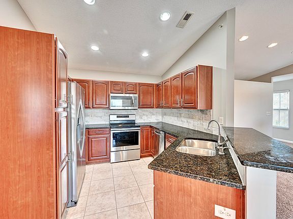 5th image of 2243 Rolling Hills Dr