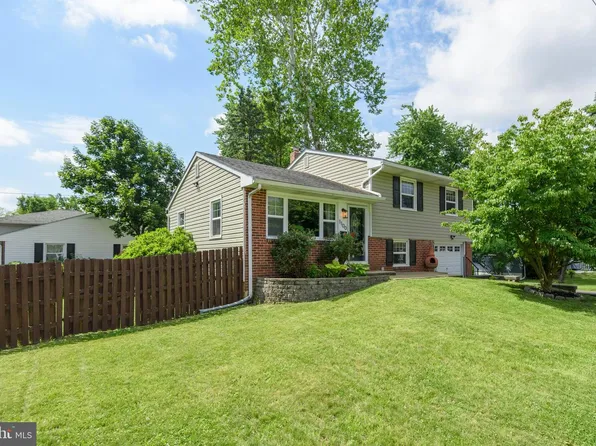 1100 Wynnbrook Rd, Secane, PA 19018