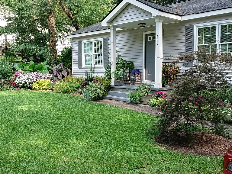 963 Springdale Dr — Photo 1