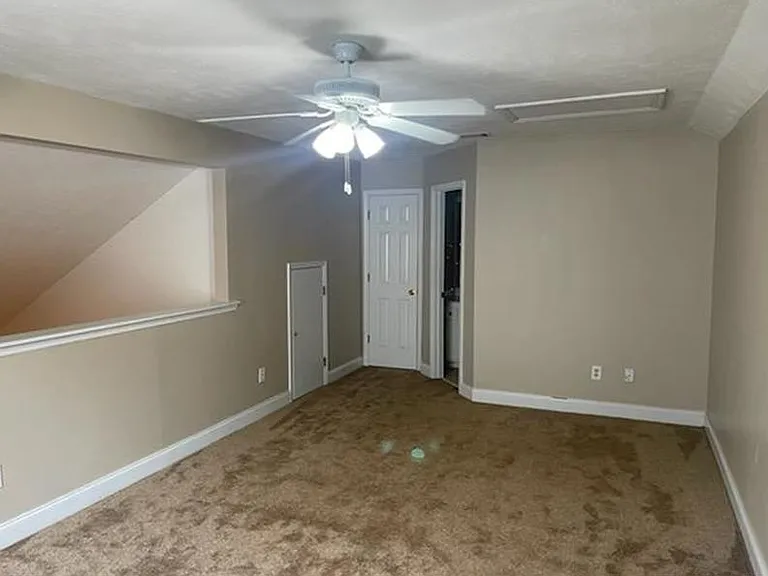 211 Brook Ct — Photo 13