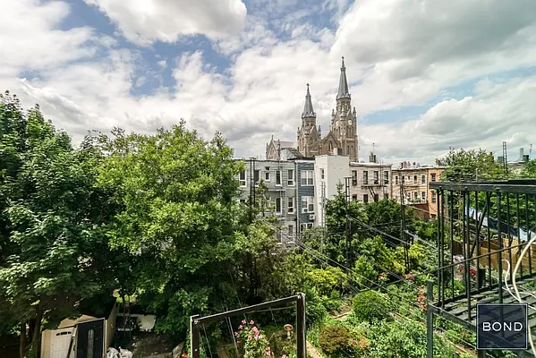 Rented by Bond New York | media 35