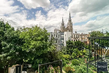 Rented by Bond New York