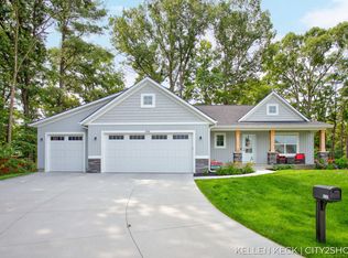 4708 Fox View Dr, Hudsonville, MI 49426