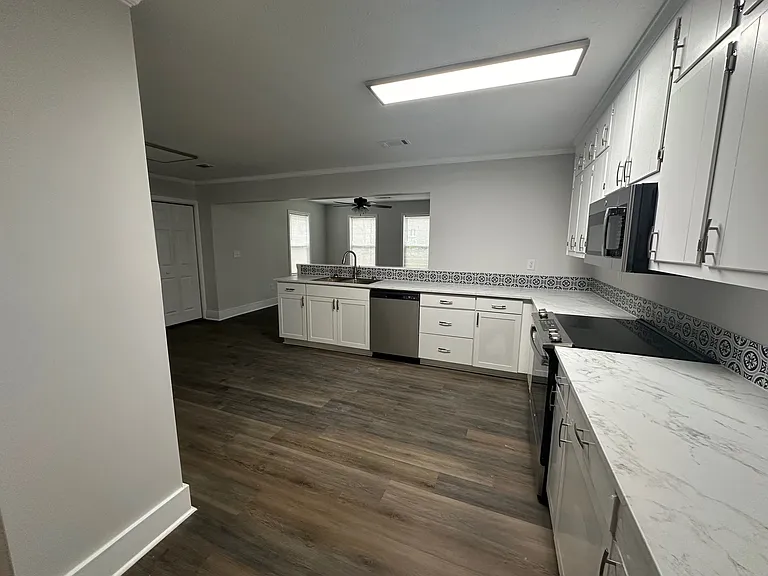 1520 Cherry Hill Rd SW — Photo 4