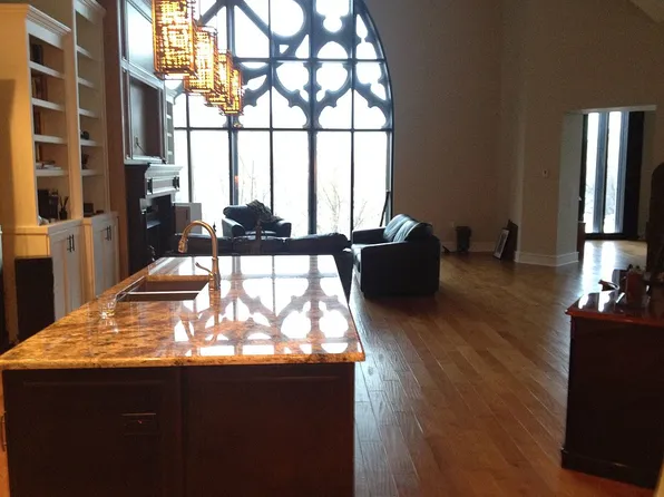 802 N Meridian St Unit 302, Indianapolis, IN 46204