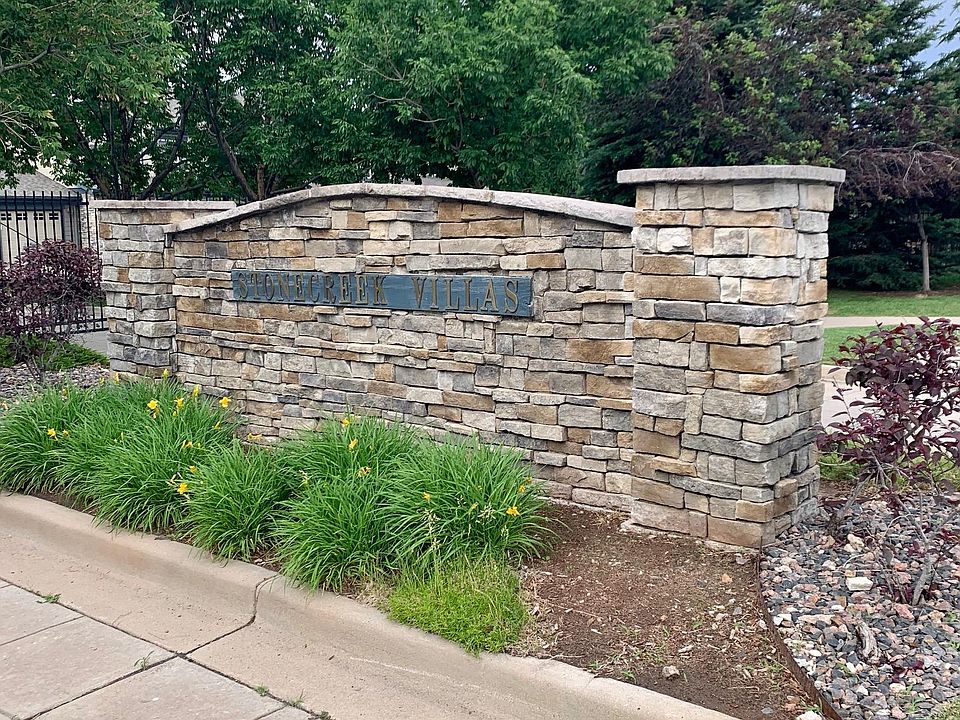 Main gated entrance - Stonecreek Villas