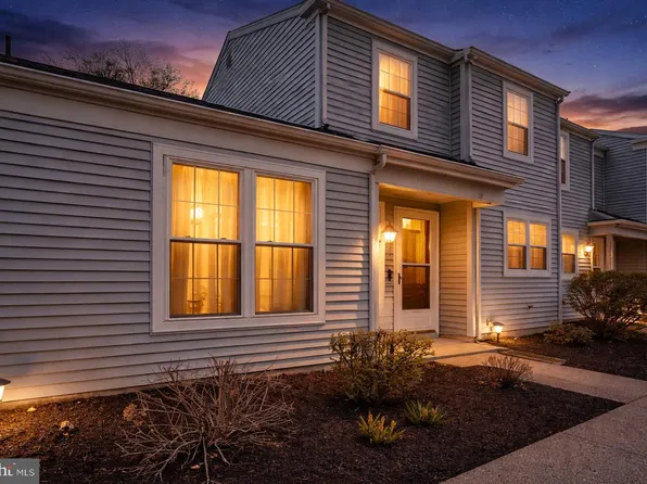 511 Cambridge Ct, Palmyra, PA 17078