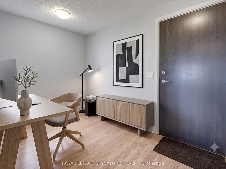 125 Village Green Sq #3807 — Photo 4