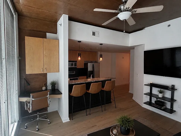 415 Church St #1207 — Photo 3