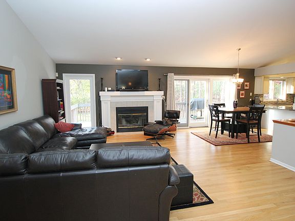 5th image of 861 Meadowmeade Dr SE