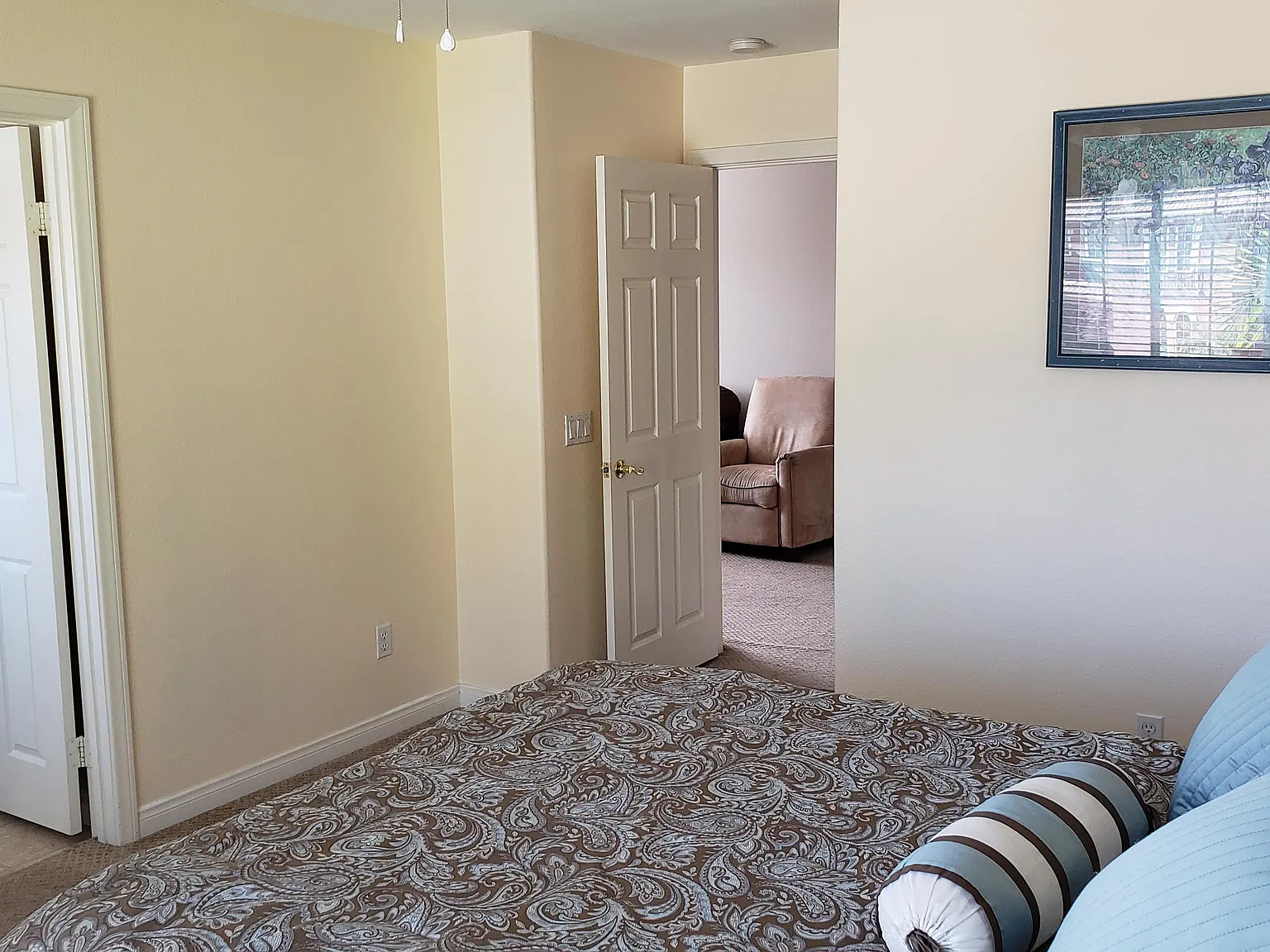 5 bed, 4327 sqft, $2,000 — Photo 4