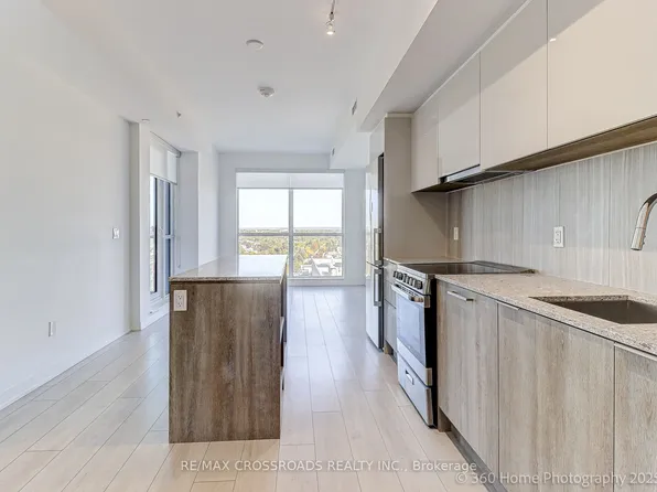 31 Tippett Rd #1306, Toronto, ON M3H 0C8