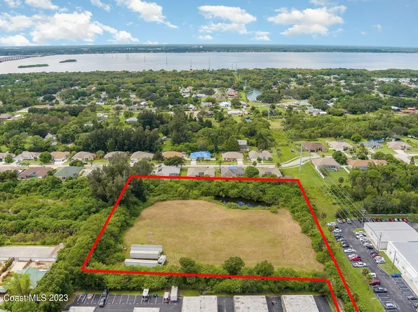 3265 N Courtenay Pkwy, Merritt Island, FL 32953