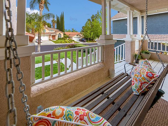 Porch to enjoy sunrises!