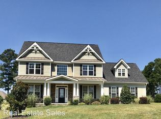 256 Rolling Pines Dr, Spring Lake, NC 28390