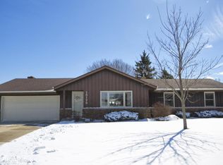 15175 West Kingsway DRIVE, New Berlin, WI 53151