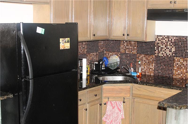 1st image of 515 W Girard Ave