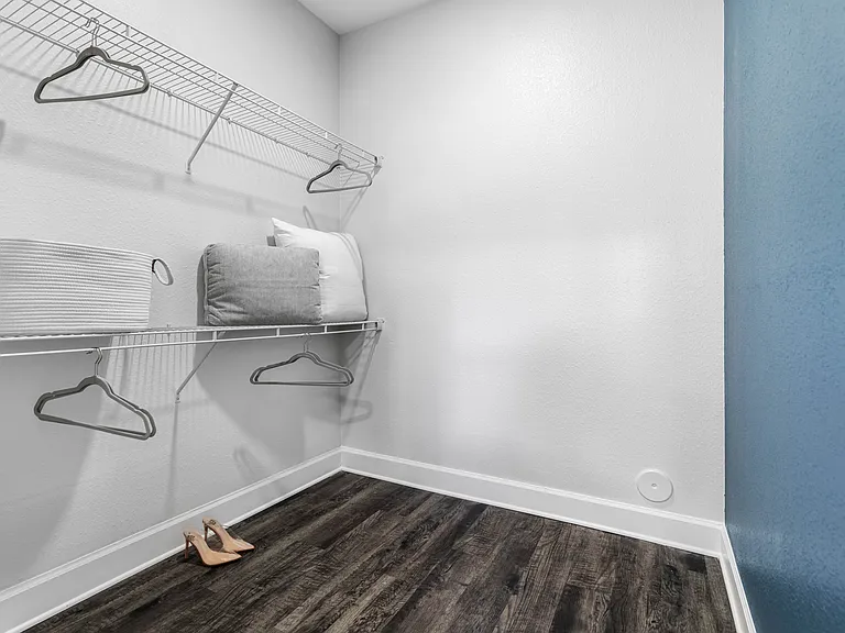 Miramar Park Apartments — Photo 19