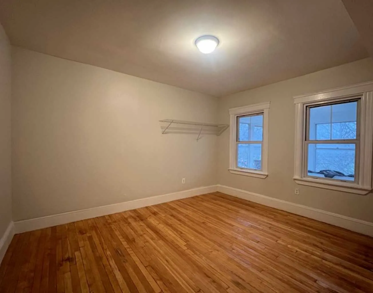 4 bed, $4,000 — Photo 3