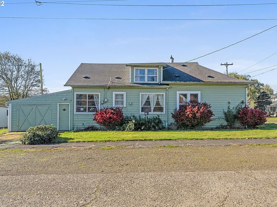 2315 8th St, Tillamook, OR 97141 Zillow