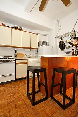 Sold by Cooper & Cooper Real Estate | media 9