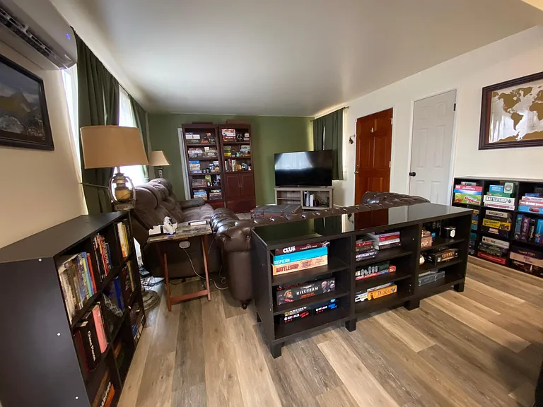 917 Evergreen Ln — Photo 5