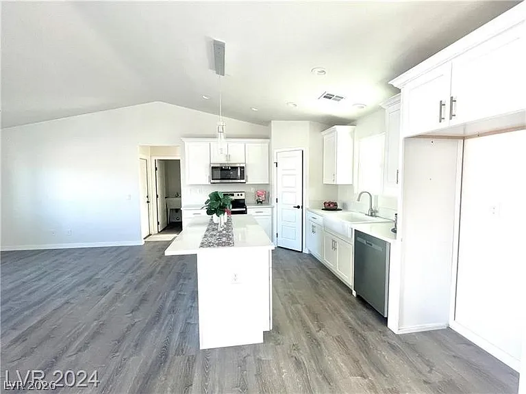 5600 Genoa Ave — Photo 3