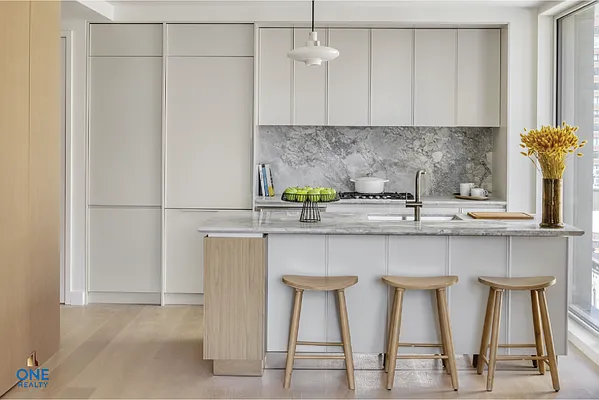 Sold by One Realty Global Corp | media 18