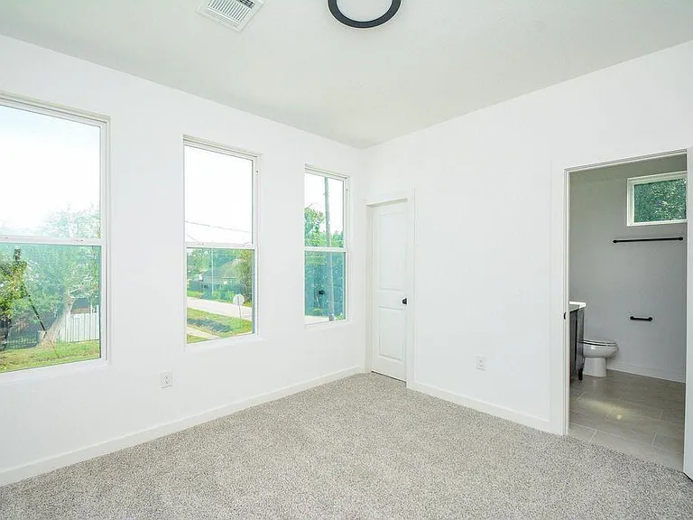 4358 Clover St #A — Photo 20