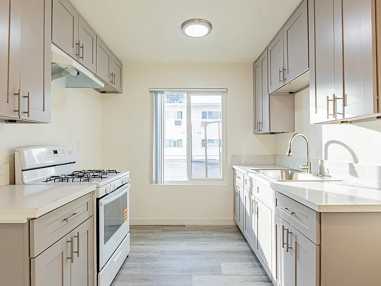 9212 Somerset Blvd #2 — Photo 5
