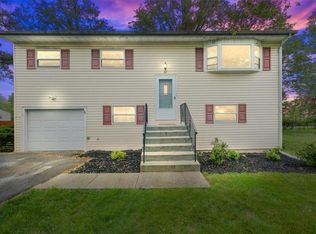 27 Manhattan Ave, Middletown, NY 10940