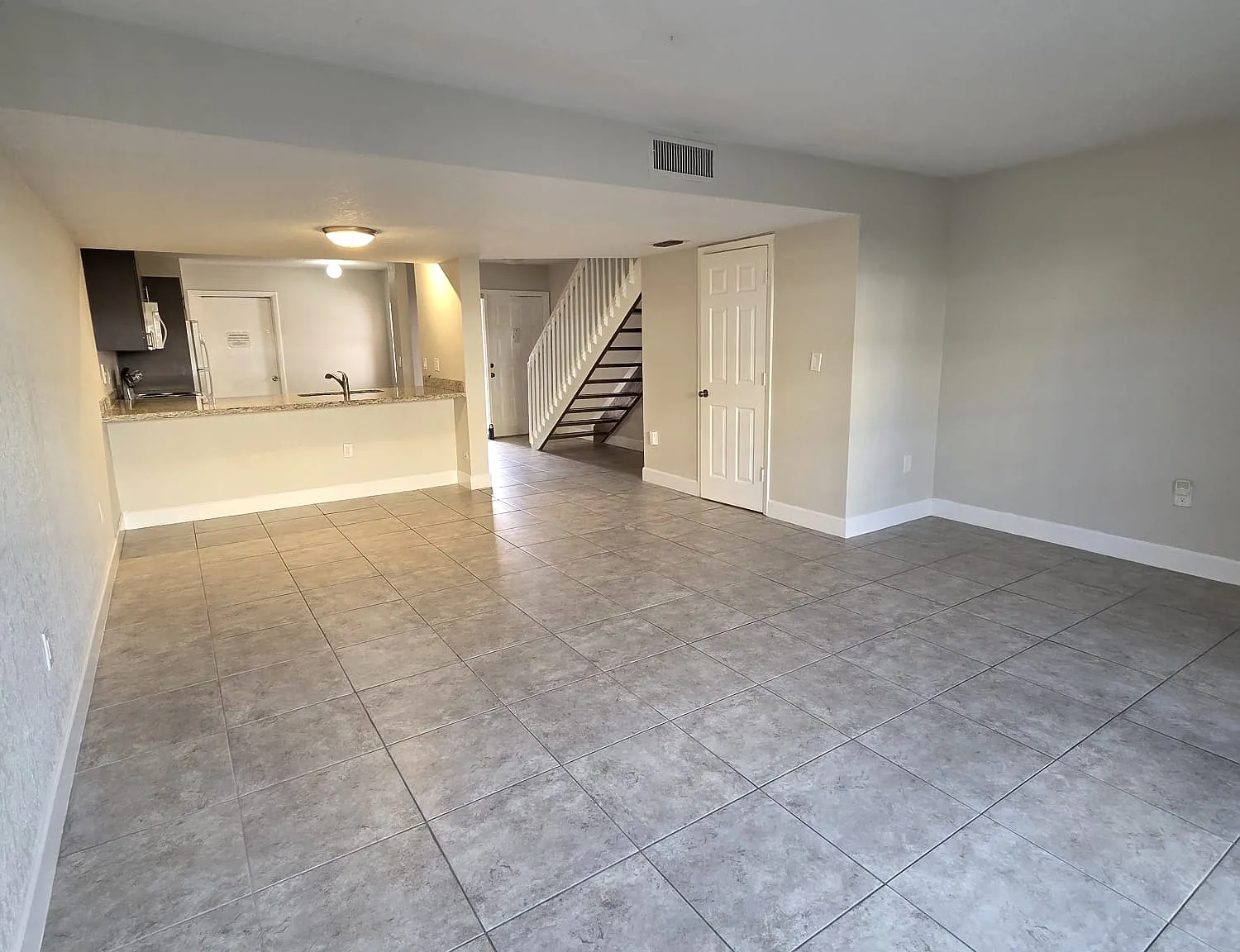 2 bed, 2.5 bath, 1266 sqft, $2,870 — Photo 3