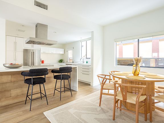 3rd image of 1825 N Fuller Ave #3