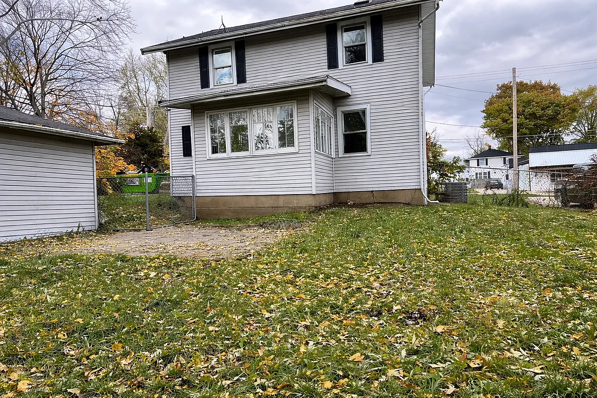 Back - 903 W College Ave