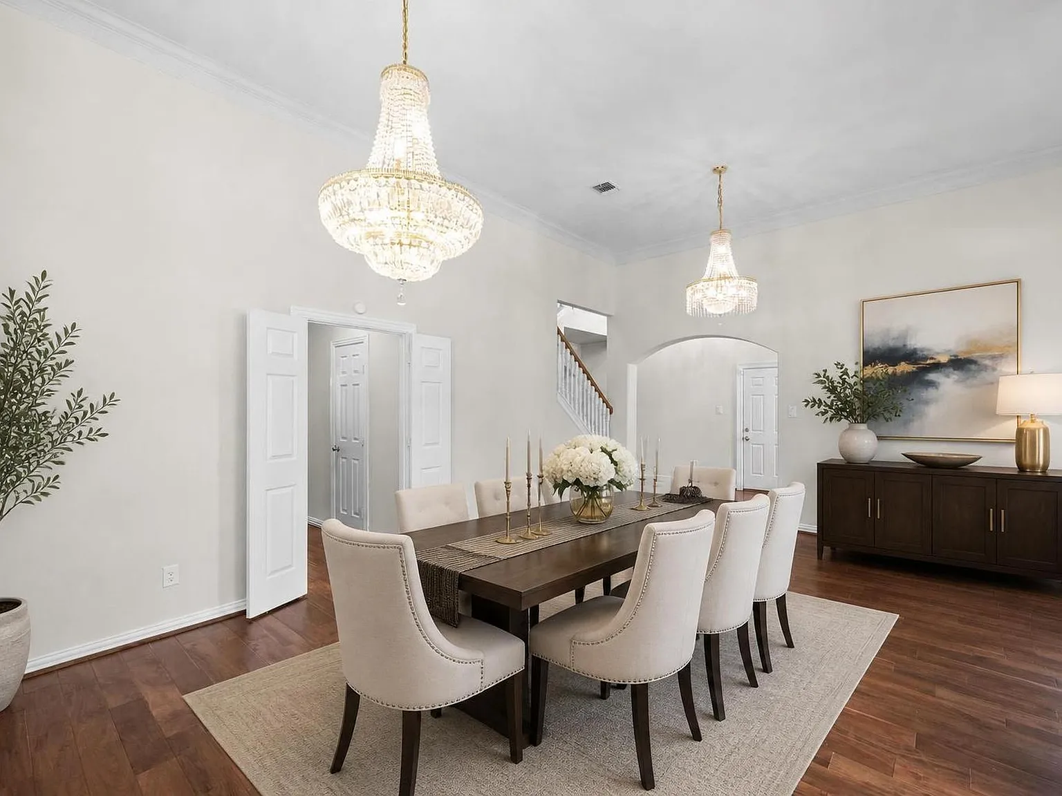 5 bed, 3.5 bath, 3857 sqft, $3,100 — Photo 4