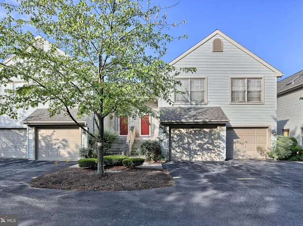 186 Crescent Dr, Hershey, PA 17033