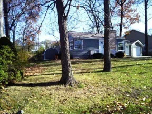 3rd image of 2490 Edgevale Dr