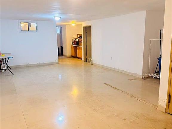5th image of 3343 Union St