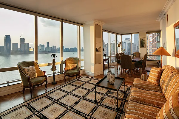 Sold by Compass | media 2