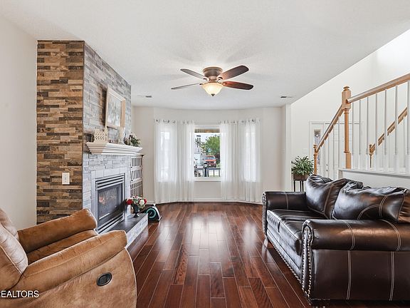 5th image of 2279 Willingham Ln