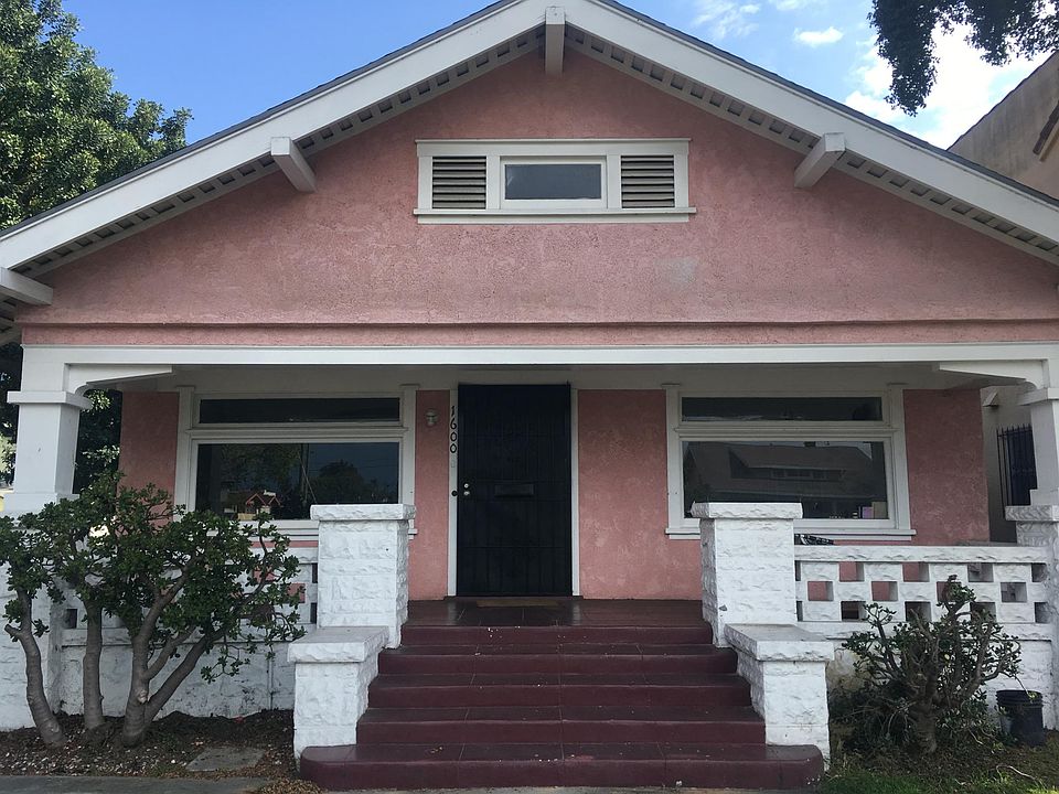 1st image of 1600 W 47th St
