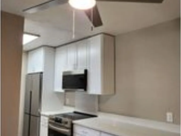 Sand Pebble Community *Renovated Units — Photo 3