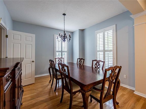 3rd image of 1135 Indigo Dr