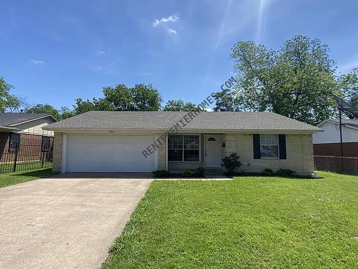 3 bed, 2.0 bath, 1228 sqft, $1,950 — Photo 1