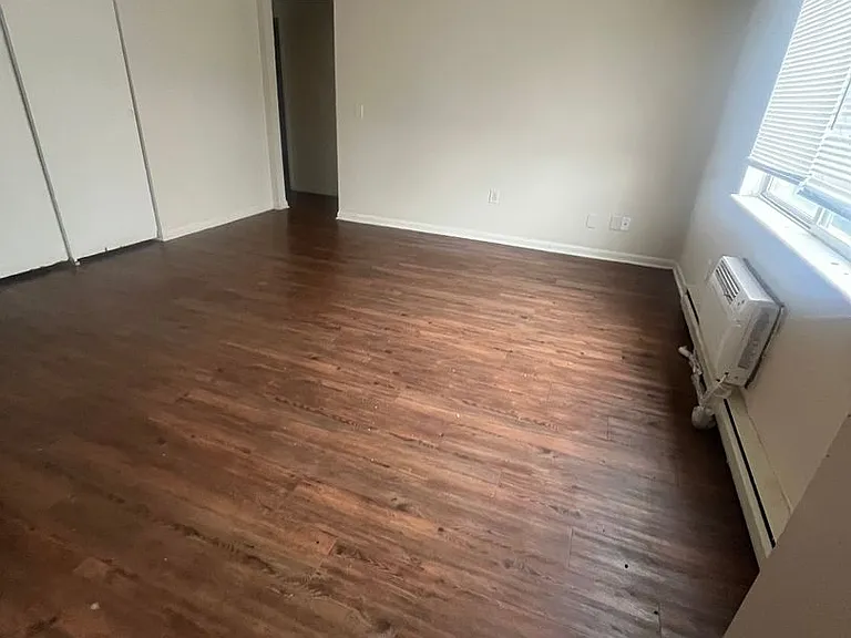 4365 Parkway Dr — Photo 3