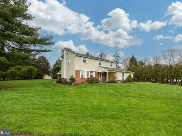 406 Laurel Ln, Eagleville, PA 19403