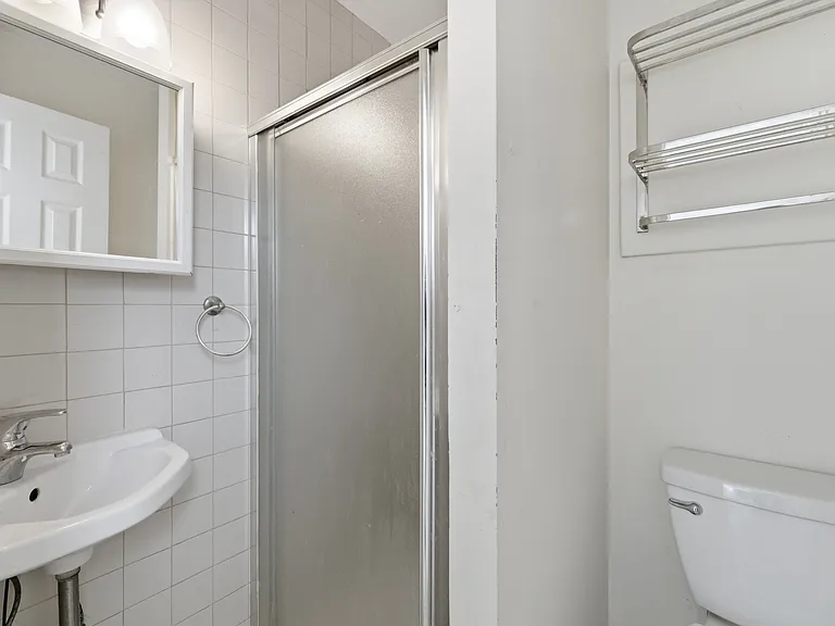 2420 Bennett Ave #1C — Photo 9