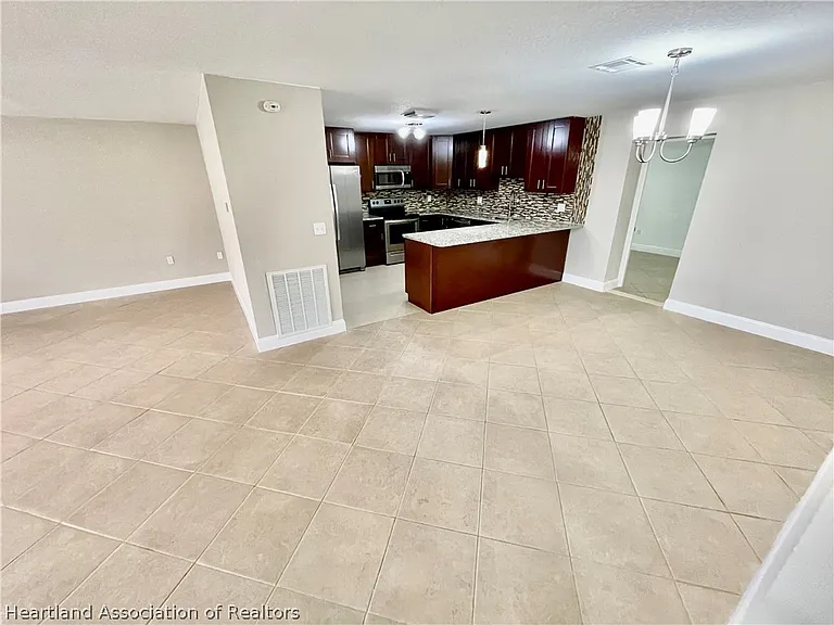 1409 Palm Way — Photo 12
